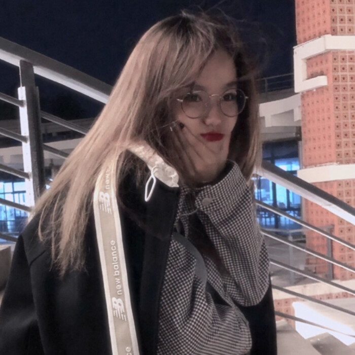 美女照片_美女头像甜美背影
