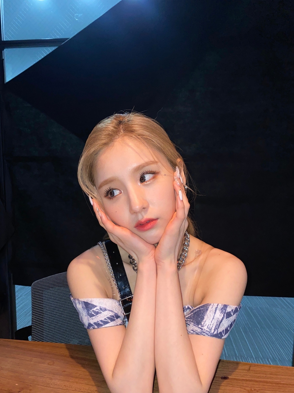 美女图片微信头像背影高清_美女图片微信头像背影