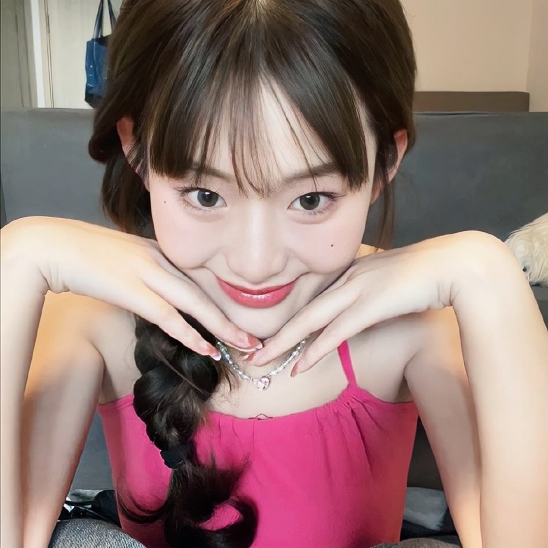 美女头像真人版好看_美女自拍