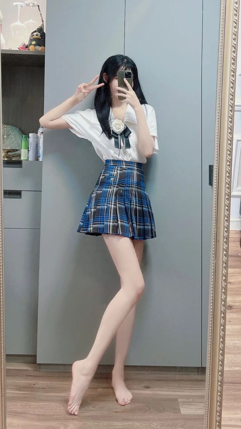 美女照片游泳卡通_美女壁纸风景