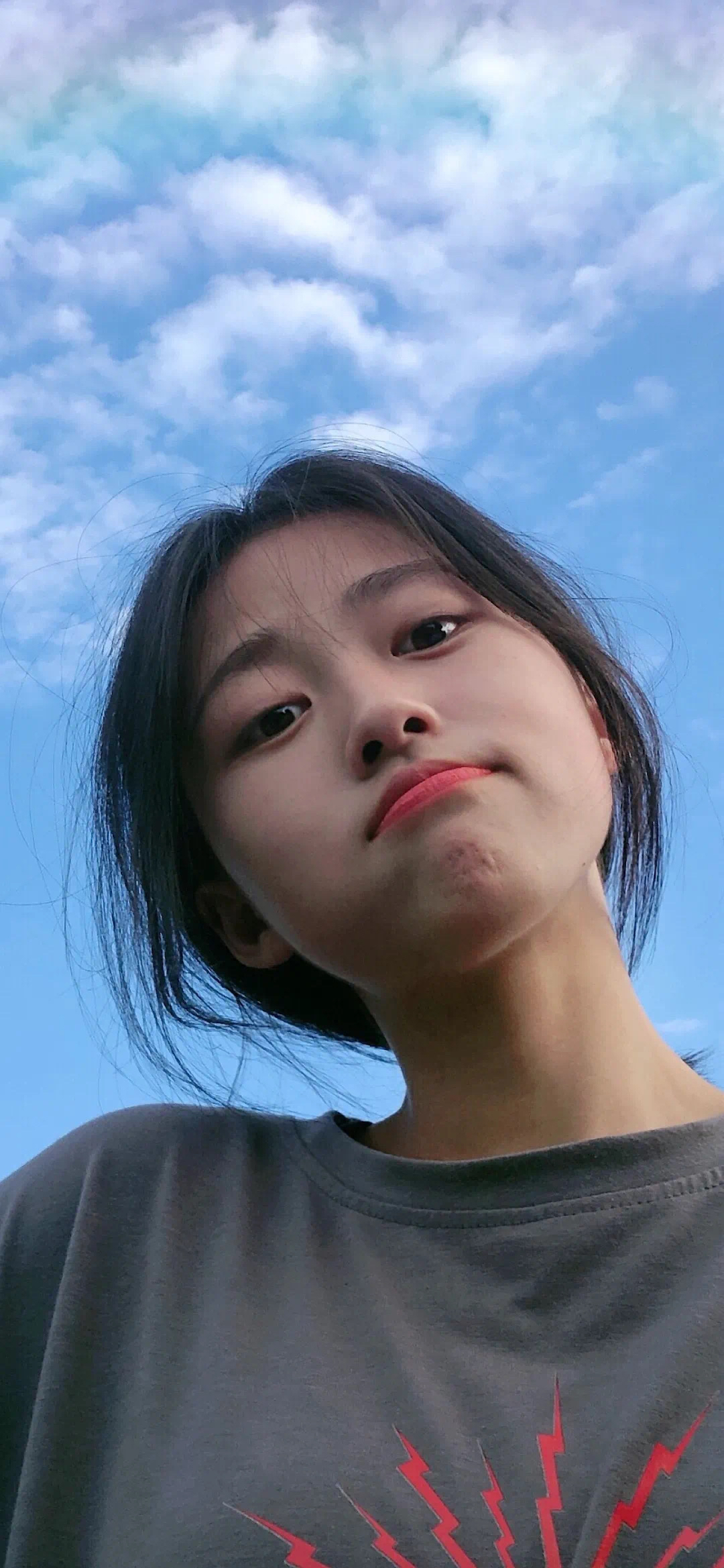 美女头像甜美背影_美女壁纸桌面免费