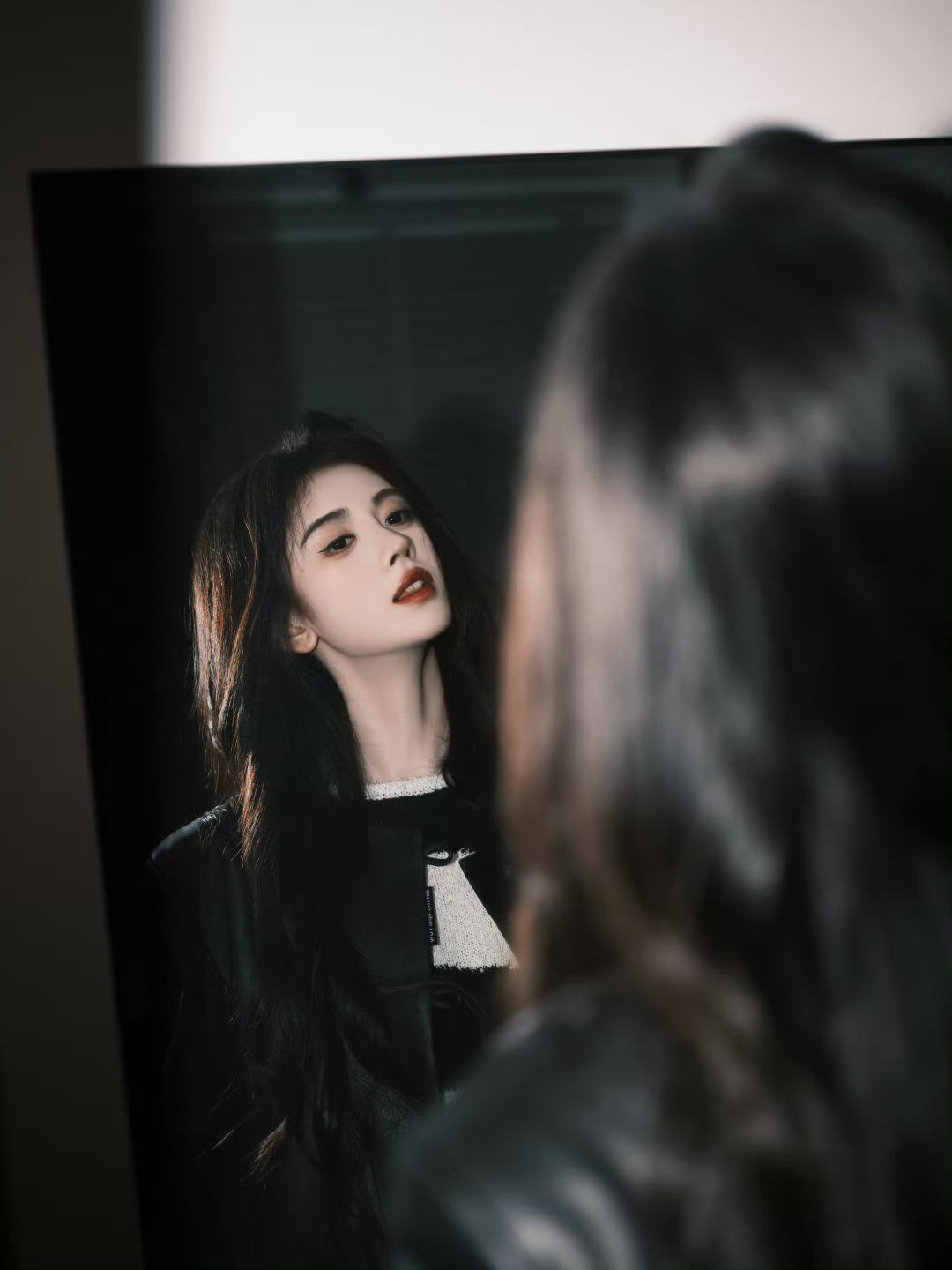 美女头像真人侧脸_美女头像