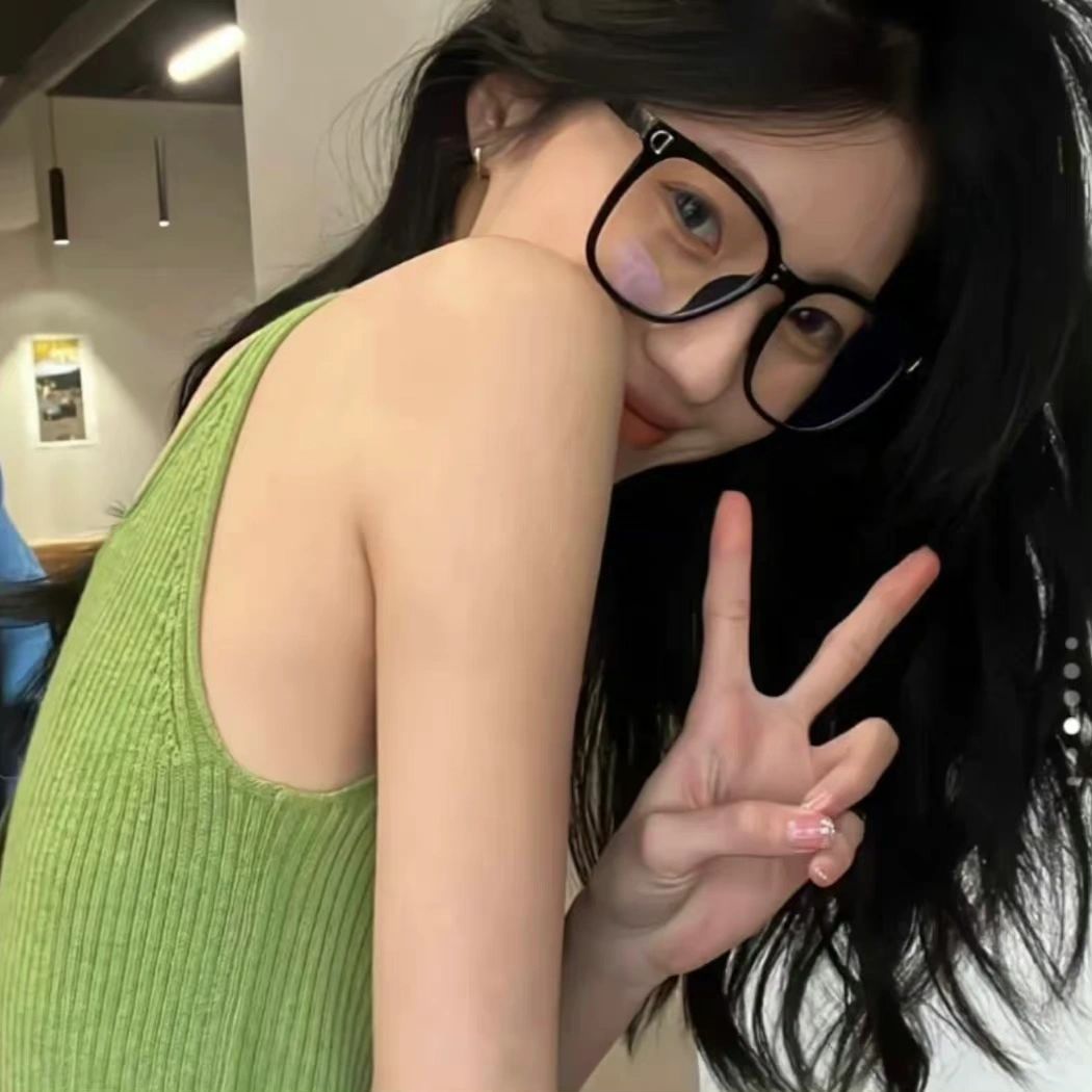 美女照片背影侧面唯美_美女照片手机挡脸头像