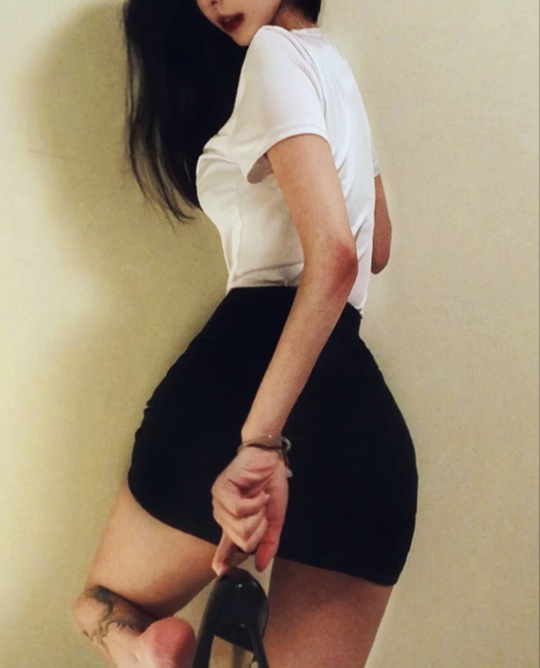 美女壁纸_美女高雅造型