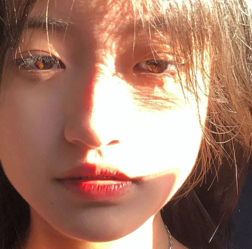 美女图片微信头像侧脸_美女壁纸手机壁纸高清