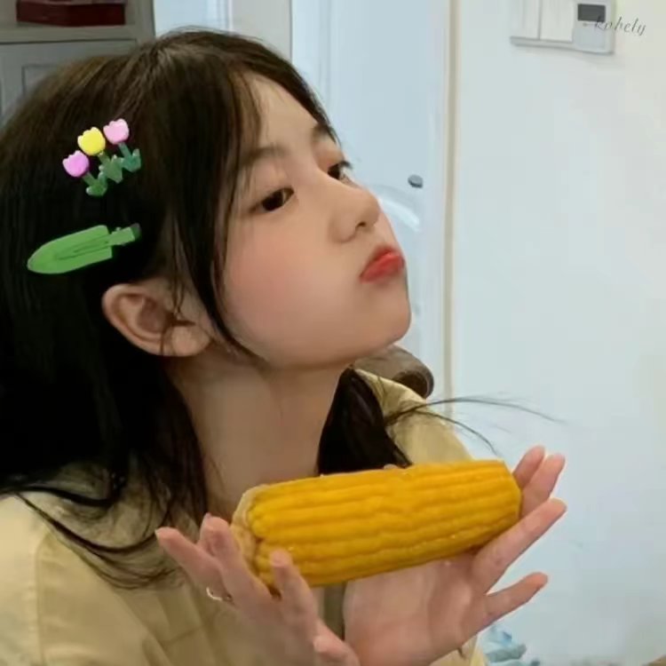 美女头像高冷_美女头像真人很吸引人