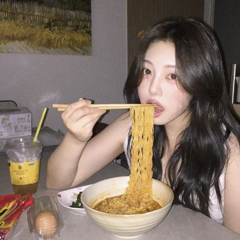 美女壁纸4k高清清纯_美女自拍