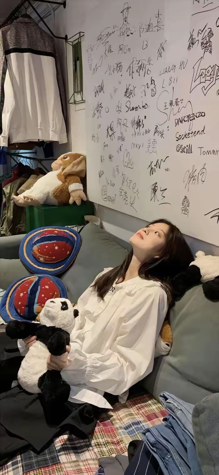 美女壁纸手机壁纸_美女图片微信头像背影