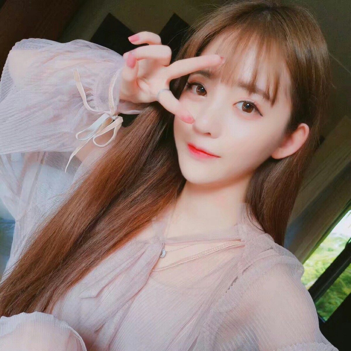 美女照片侧脸好看头像_美女头像真人版