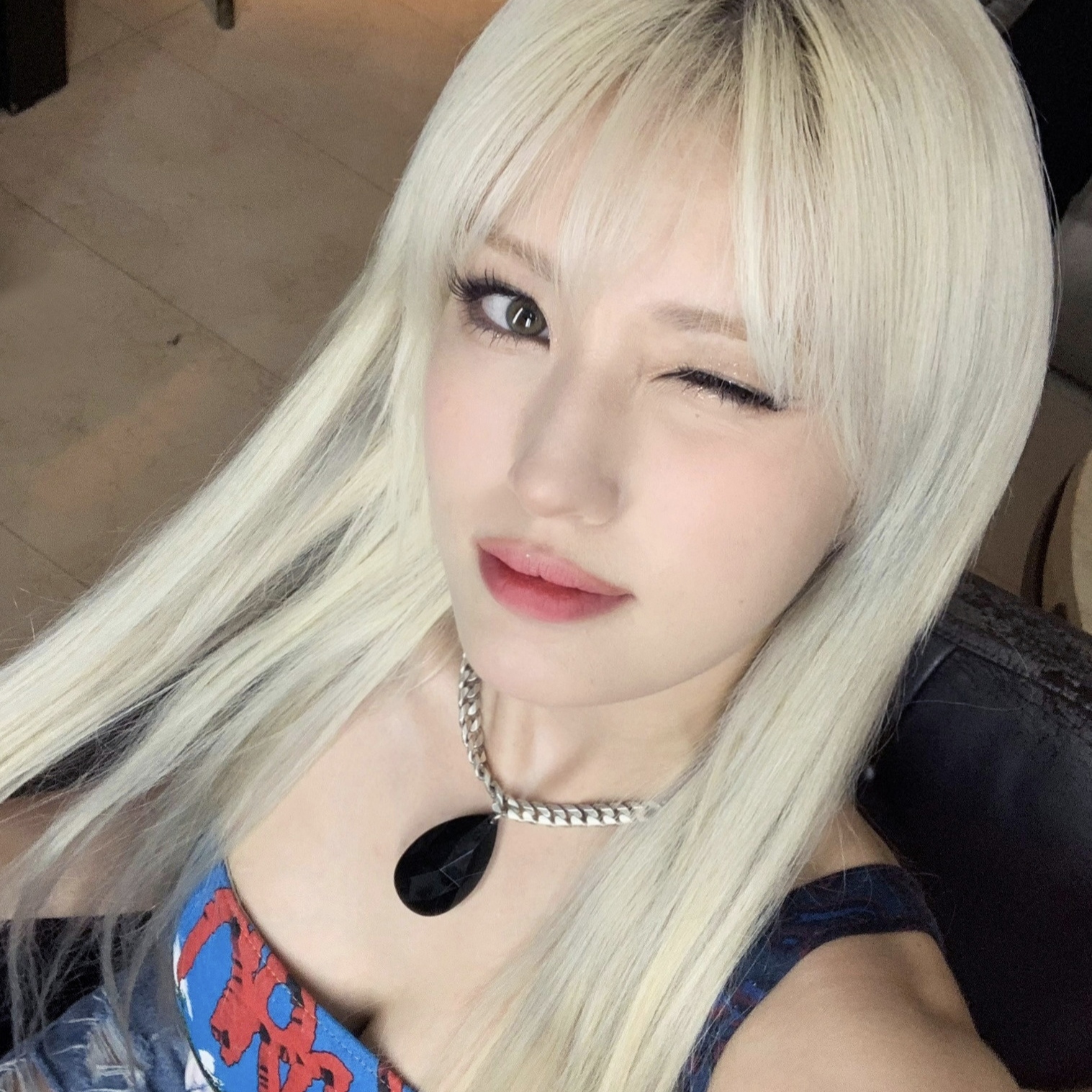绝密档案迷失世界美女图片微信头像