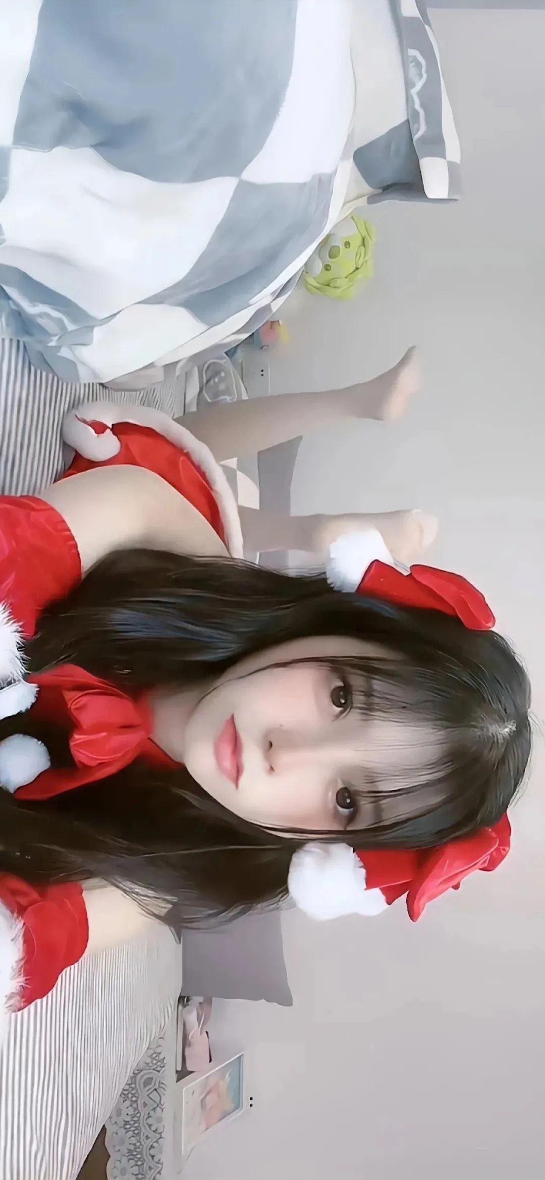美女照片游泳壁纸_美女头像甜美