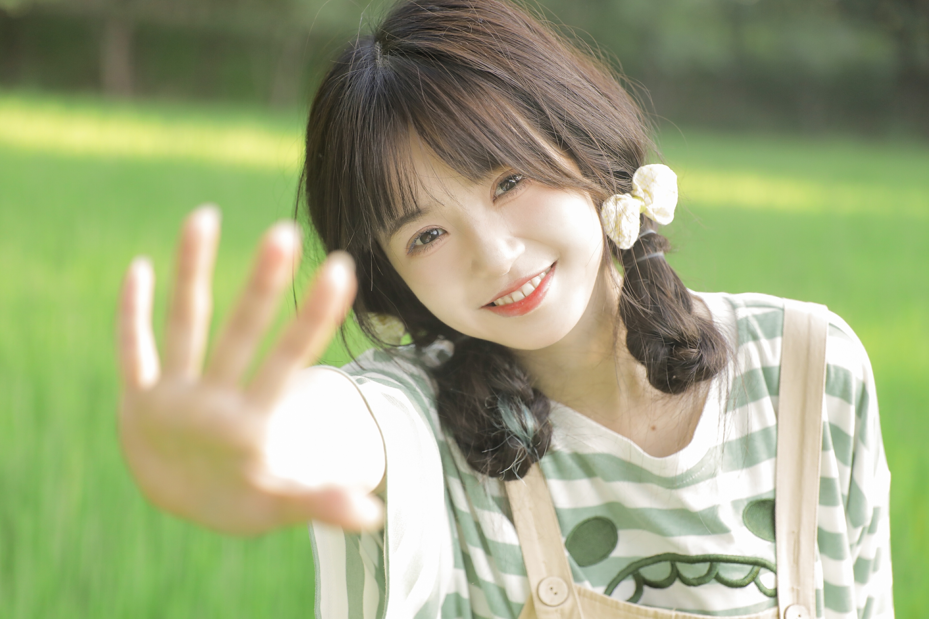 美女壁纸电脑壁纸4k_美女照片背影侧面唯美
