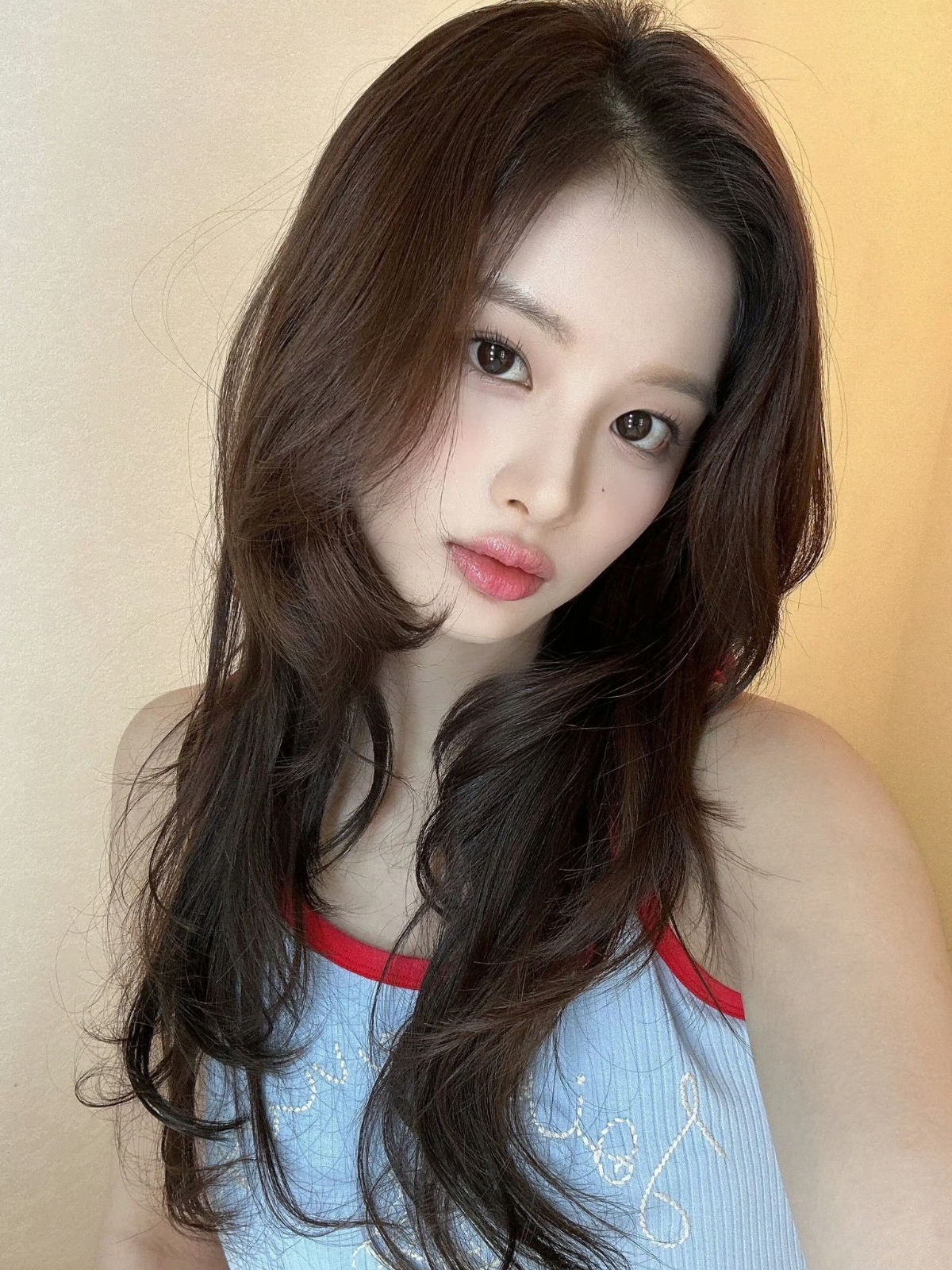 美女图片微信头像背影酷霸气_美女图片微信头像侧脸