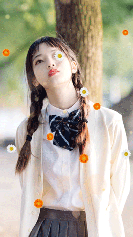 粉红色背景的年轻亚洲妇女的少女肖像_美女图片微信头像