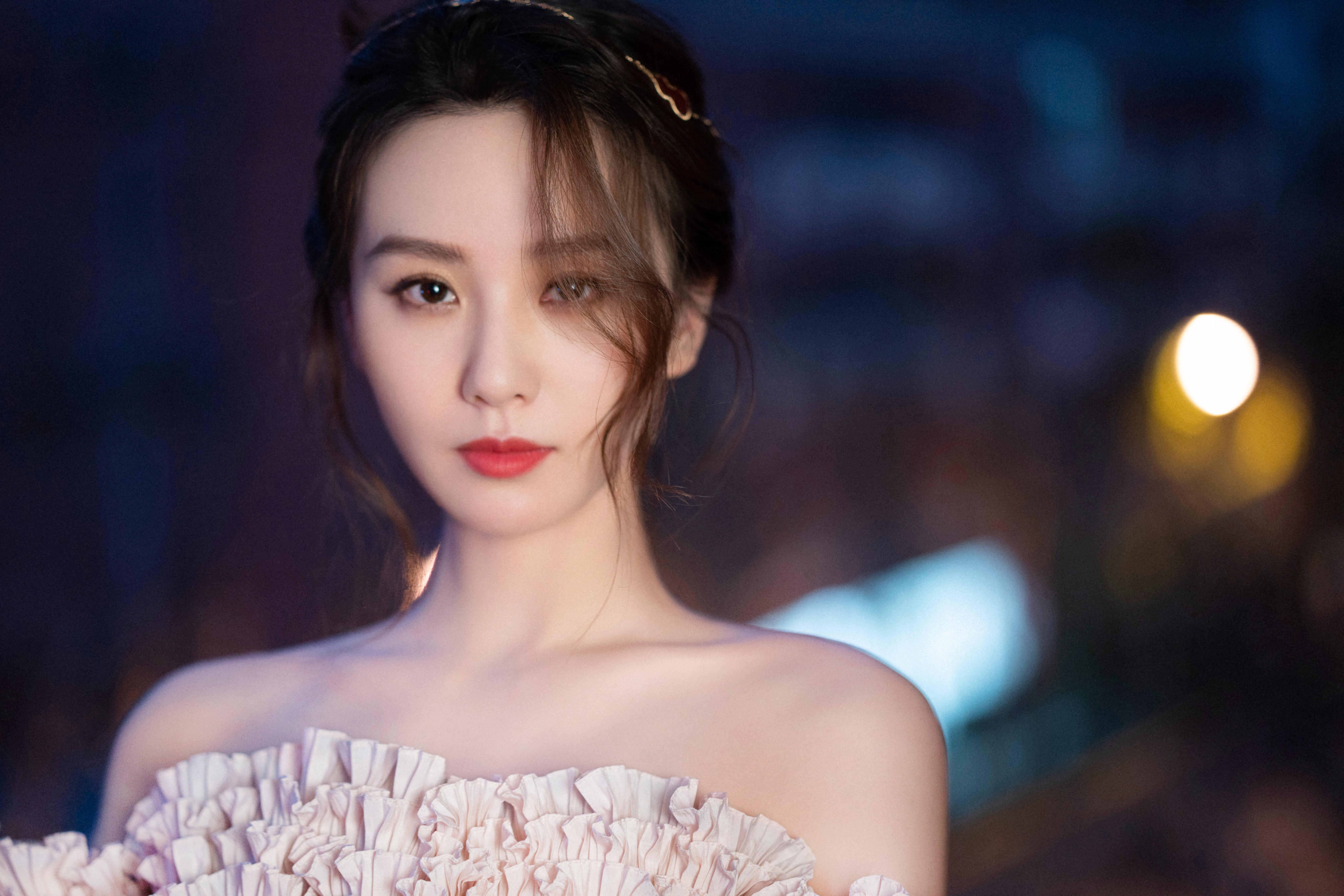 心向暖阳采集别致的七_美女壁纸图片2025最新款