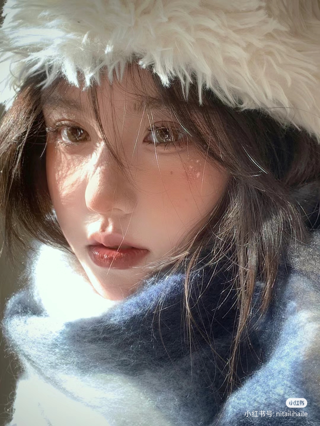 妇女节女神节唯美感光影女性花瓣裙摆背景_美女照片大全壁纸高清