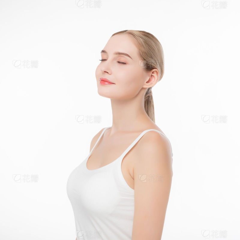 女人自然美反差人的脸部暗色肖像嘴唇头发发型剪影_美女头像真人版好看