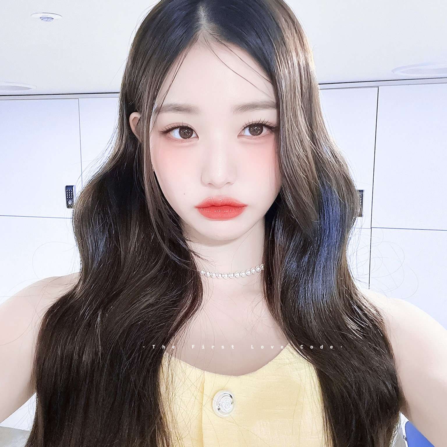 美女壁纸抖音_美女时尚街拍