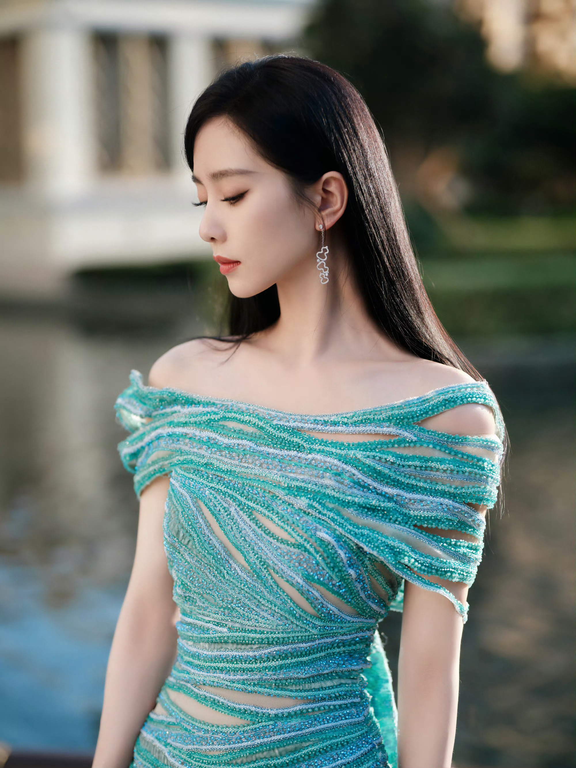 专场杨幂说自己是时尚圈在逃模特杨幂近日穿搭街头混搭优雅女神在逃模特各种风格造型轻松拿捏_美女壁纸手机壁纸高清