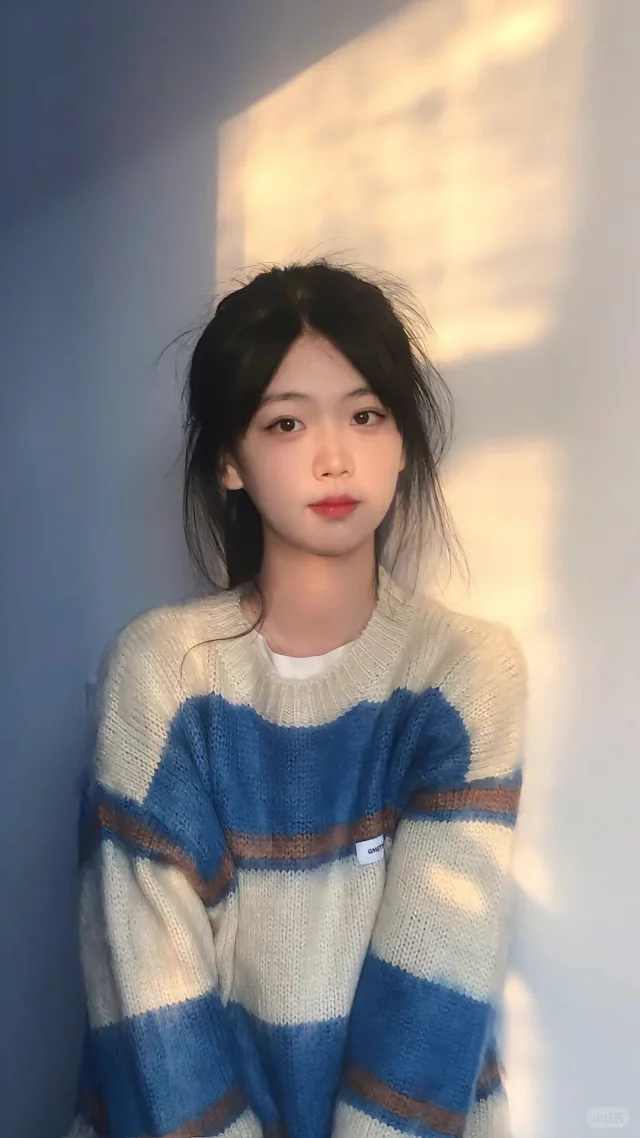 独处的时候最迷人颜值很高的女生头像真人_美女头像真人背影