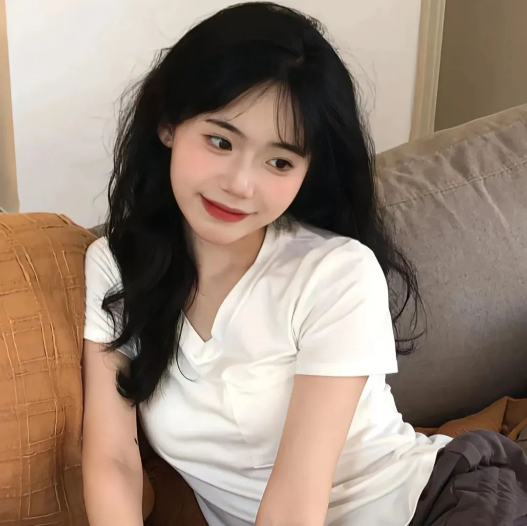 清新美女的真人微信头像图片_美女图片微信头像背影酷霸气