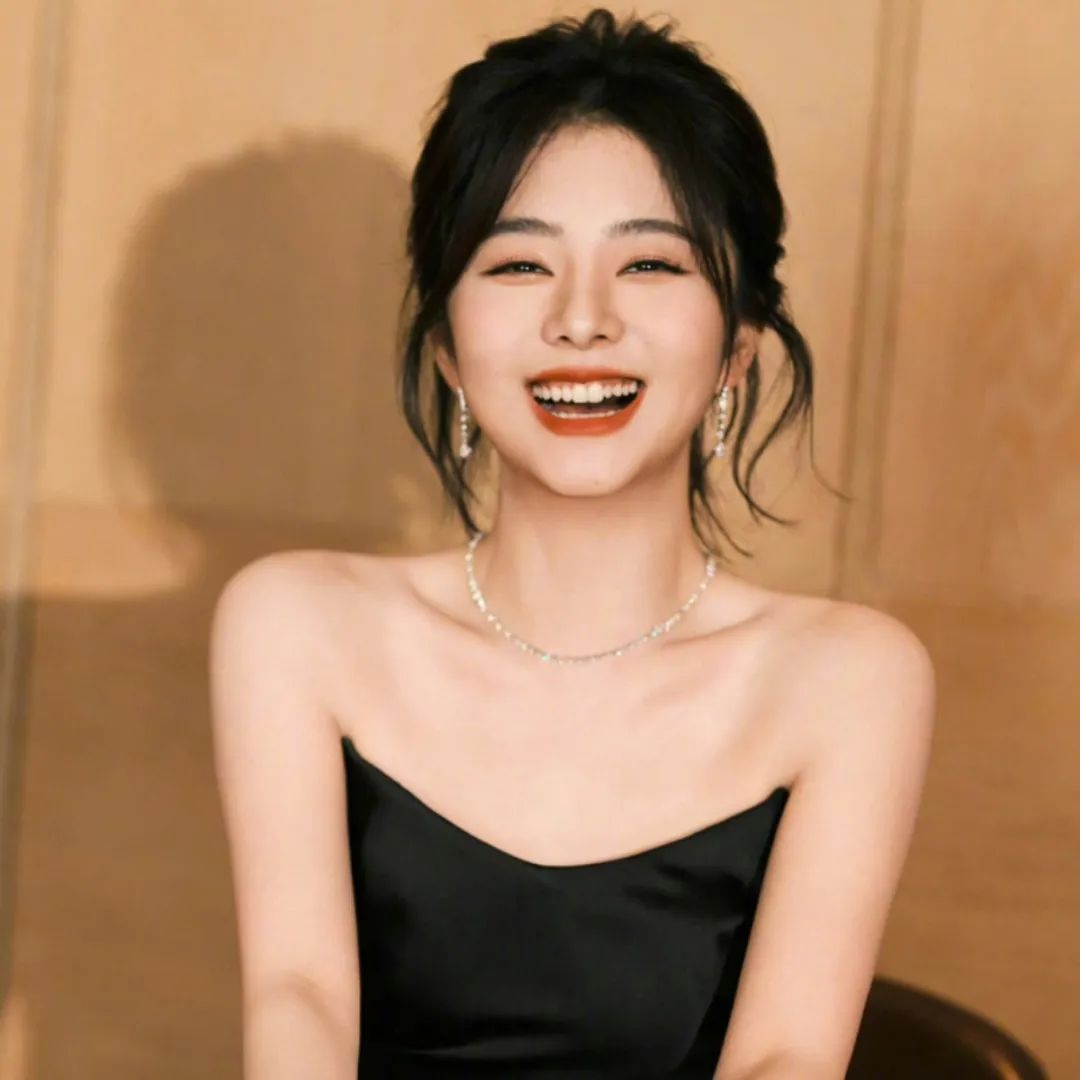 3D豪情美女壁纸手机壁纸