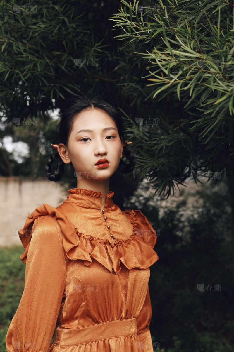 晒照相册时尚现代感竖版视频_美女头像