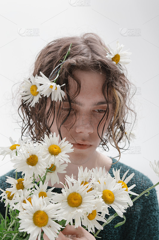 女孩子美好得像花儿一样堆糖_美女热舞
