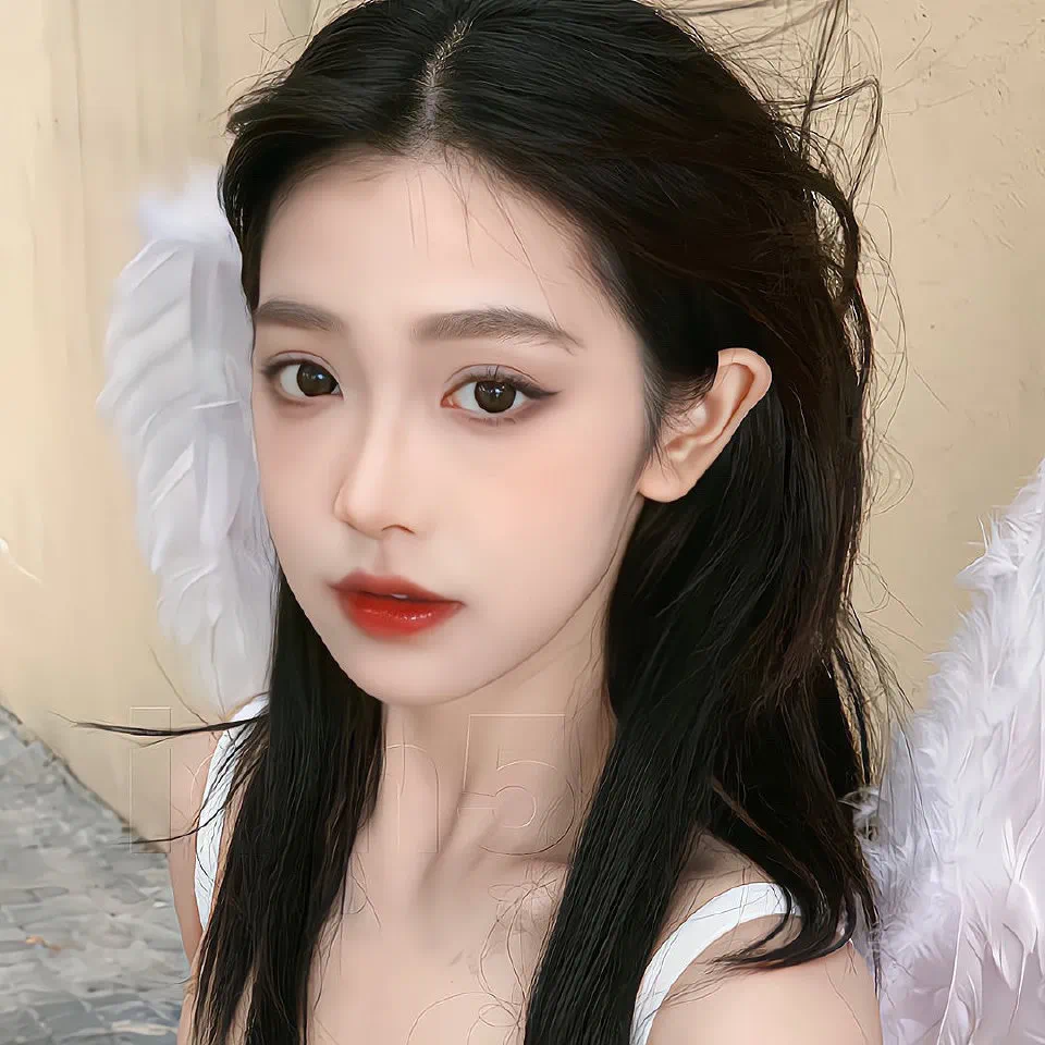 服饰系列实景模特穿着绿色领子灰色格子短袖上衣和灰色百褶裙绿色格子_美女头像真人头像