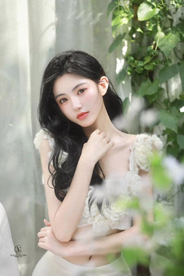 自由自信自是你小红书_美女头像真人