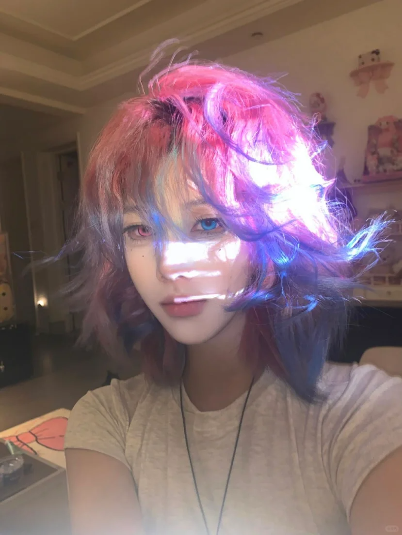 手绘清新风格人物素材贴纸女孩_美女高雅造型