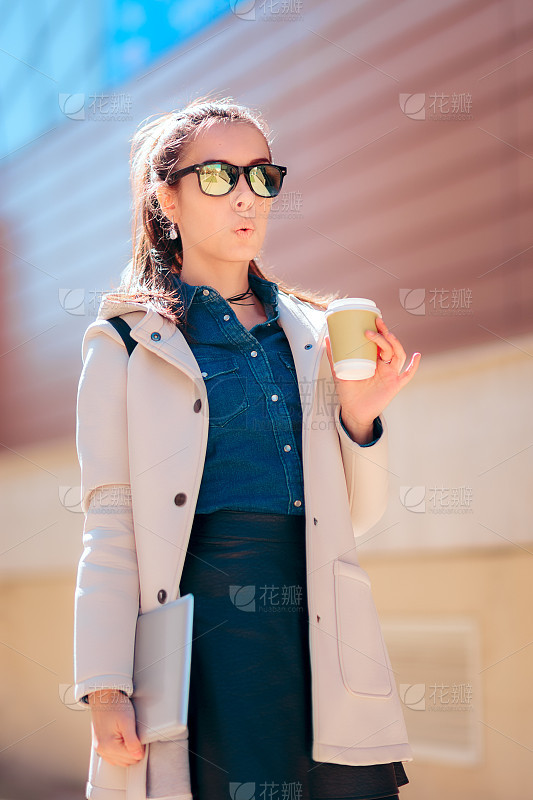 美女街拍_美女图片微信头像侧脸