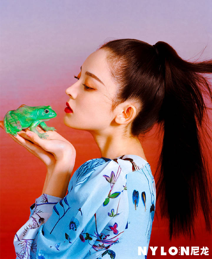 美女照片_美女壁纸手机壁纸图片身材养眼