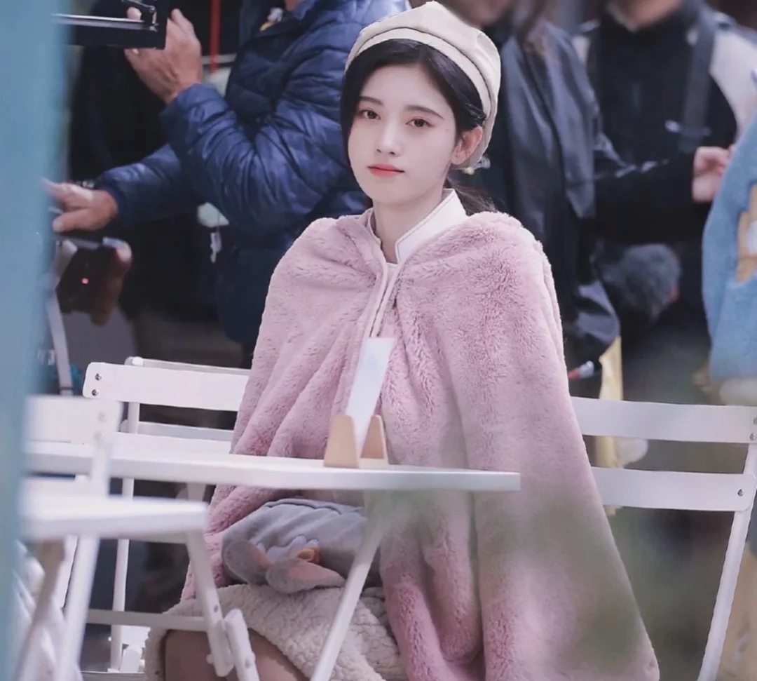 美女图片微信头像侧面_美女壁纸手机壁纸