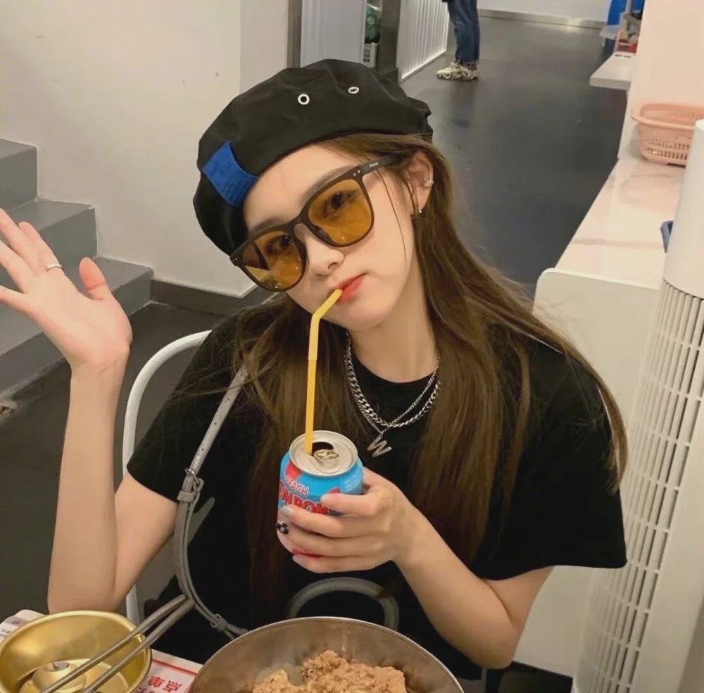 美女高雅造型_美女图片微信头像真人