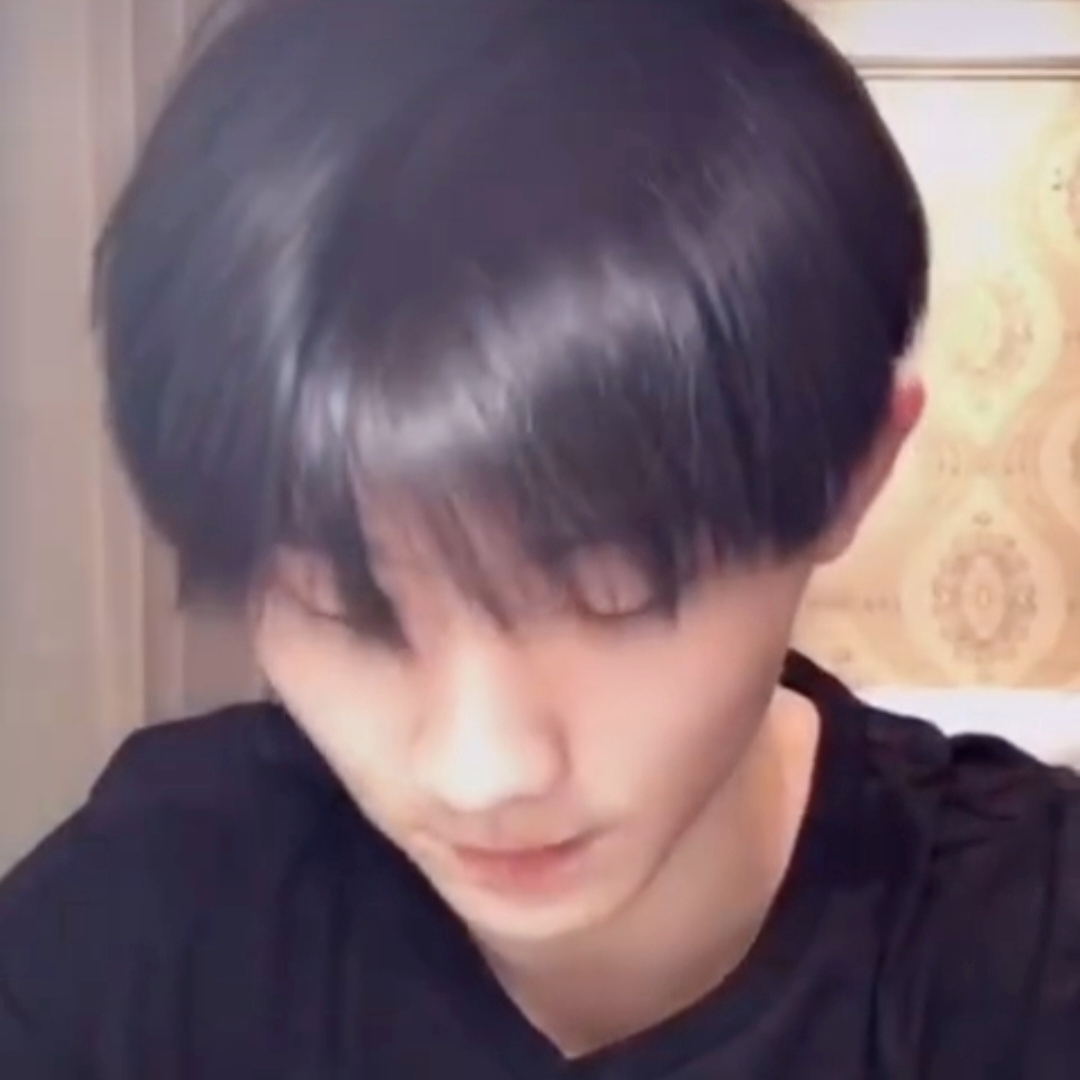 美女照片_美女照片真人图片背面