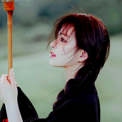 美女头像甜美背影_美女自拍