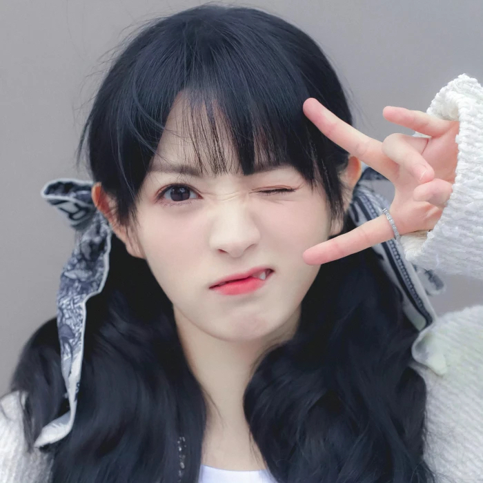 美女壁纸手机壁纸_美女高雅造型