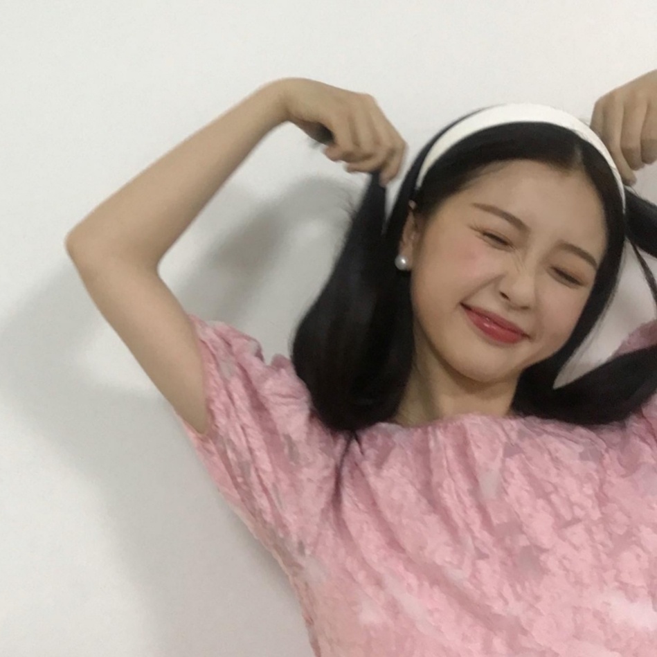 美女照片头像真人图片_美女照片背影侧面