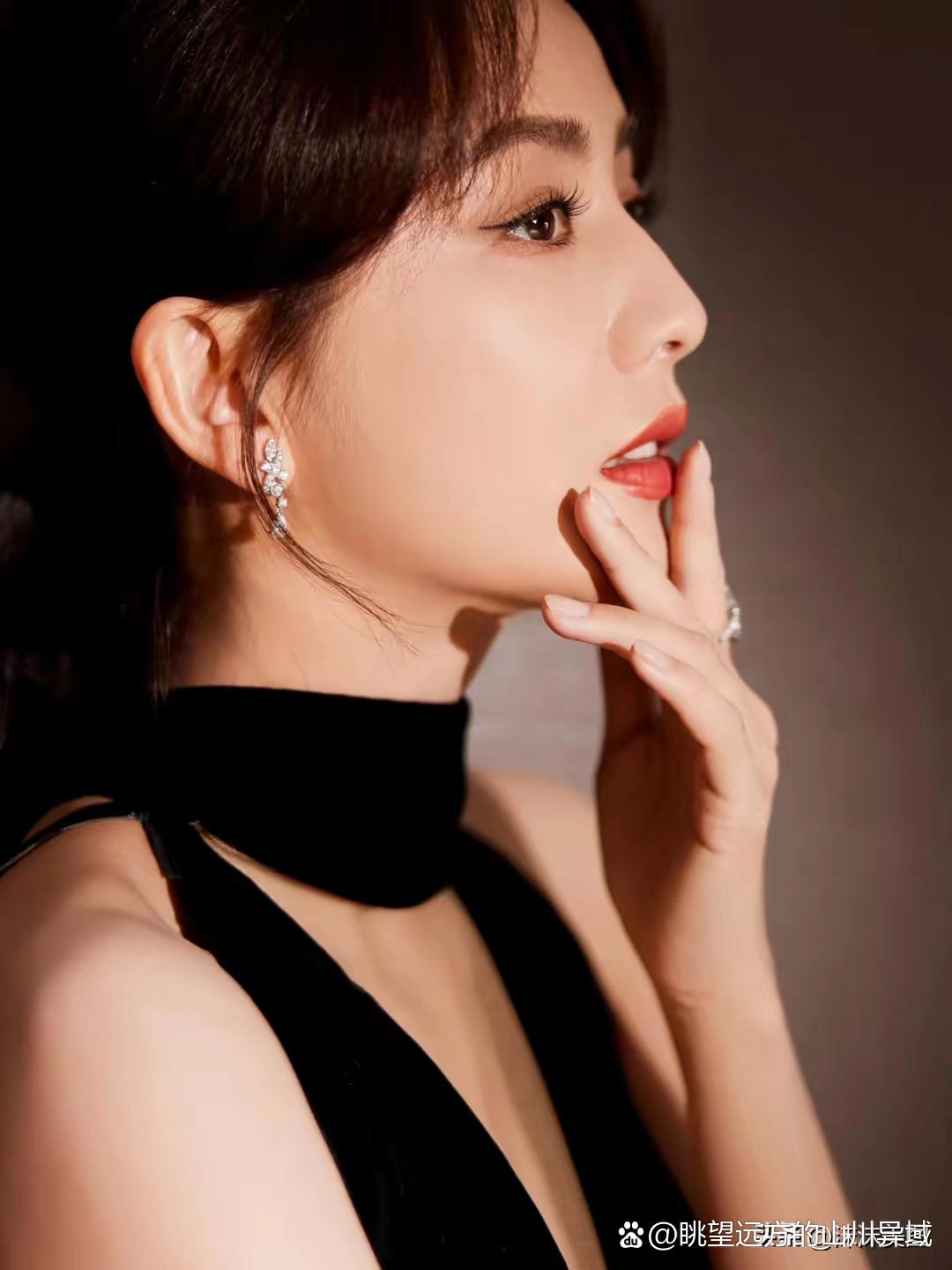 不拍后悔优雅知性的气质女神肖像照小红书_美女头像甜美背影