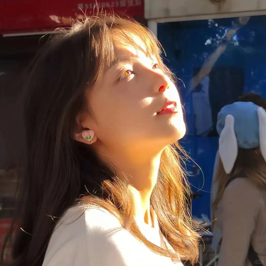 高能量纯洁白百合头像小红书_美女照片头像真人图片
