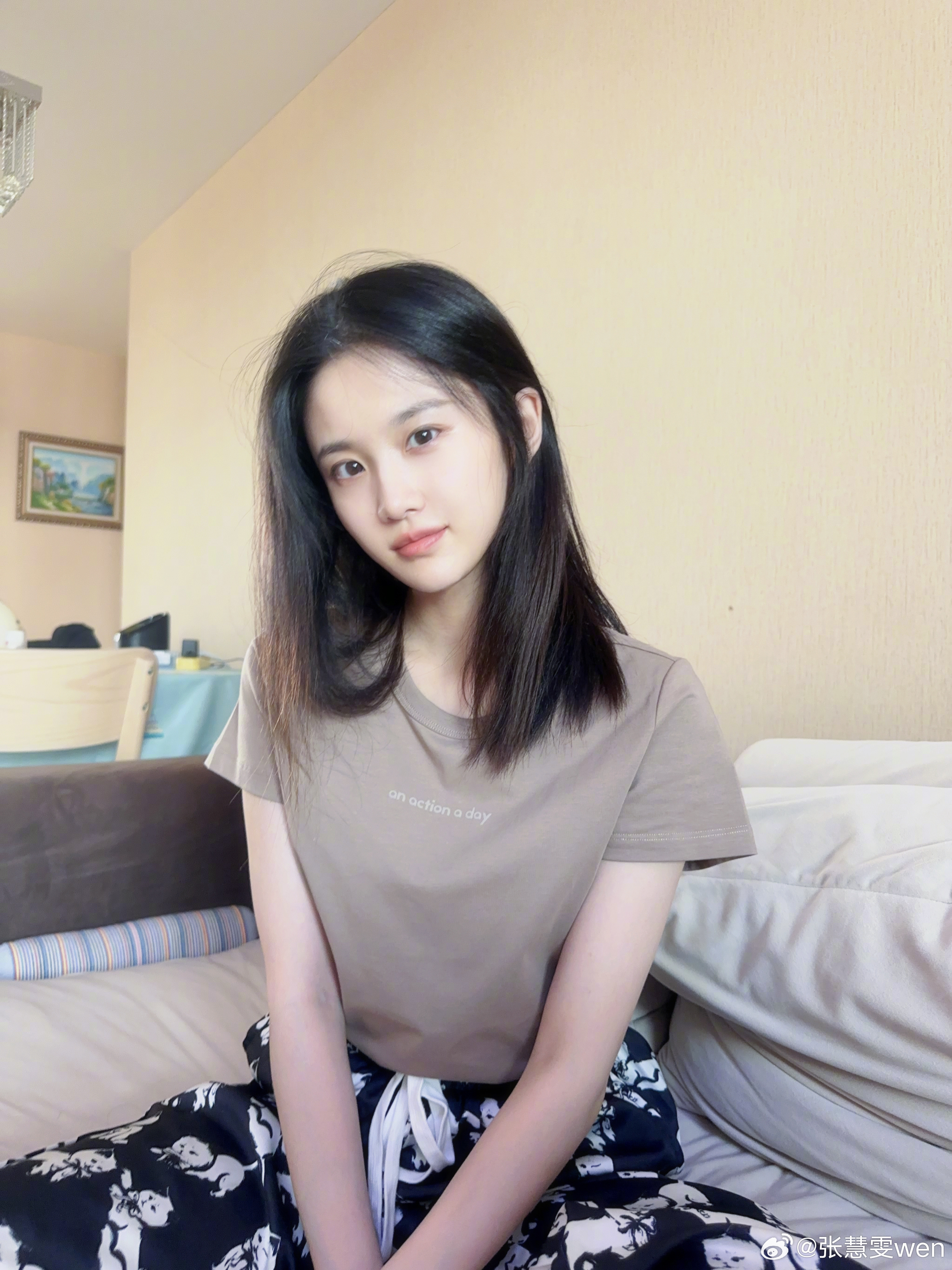 黑莓冻_美女自拍旅游头像