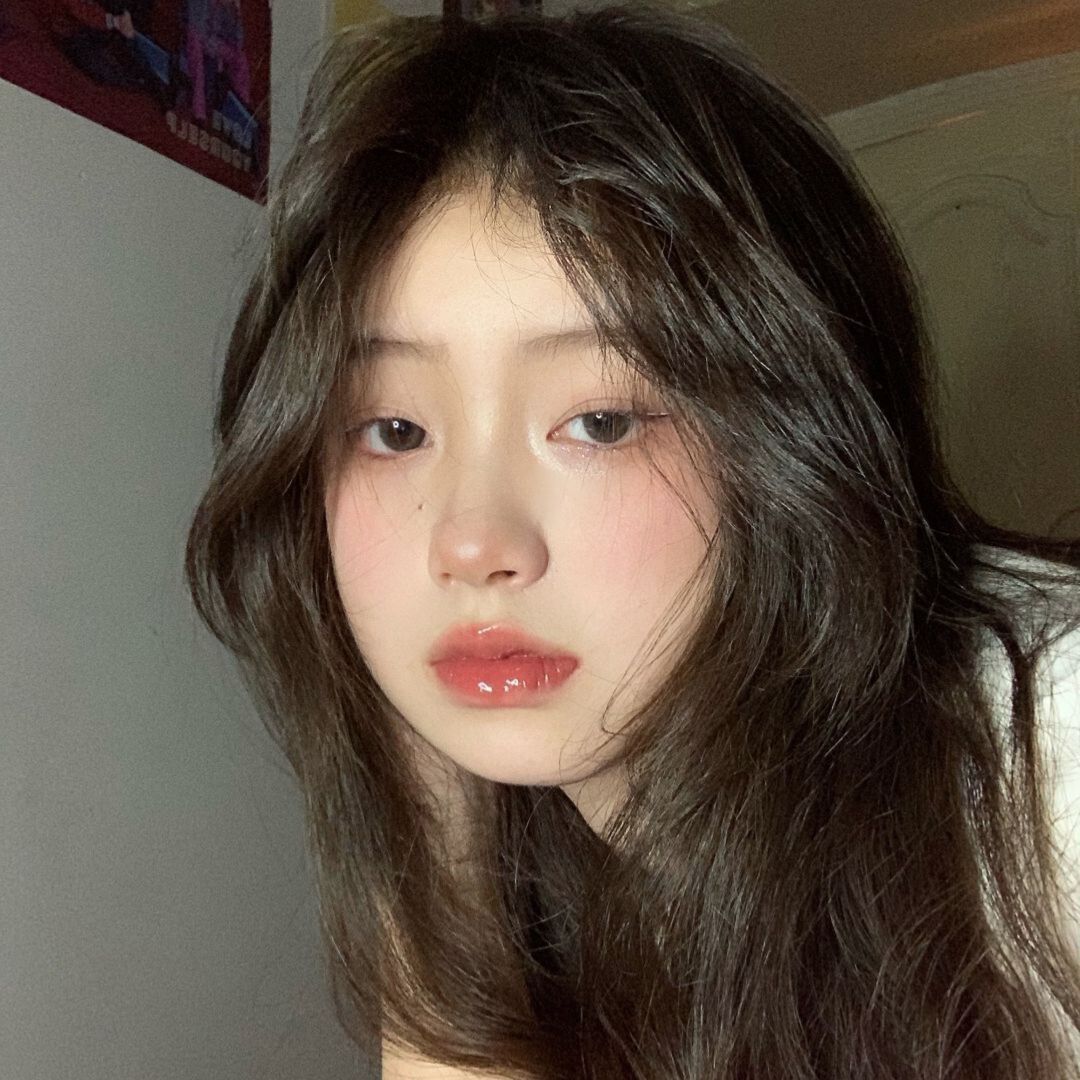 独处的时候最迷人颜值很高的女生头像真人_美女壁纸锁屏