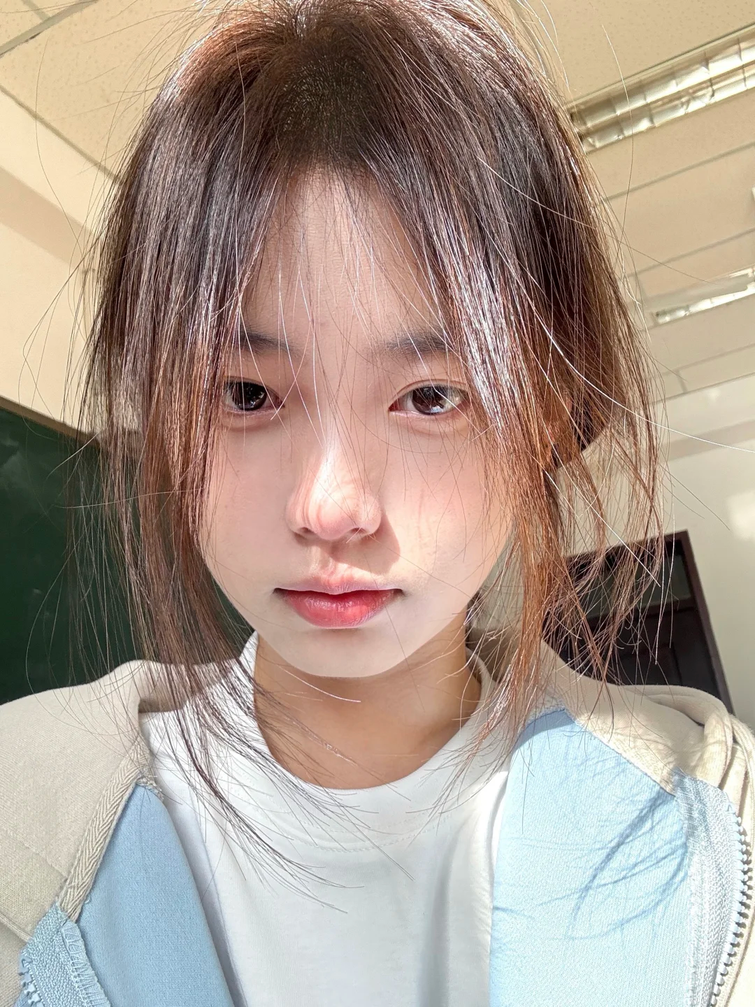 我有一刀在手美女自拍