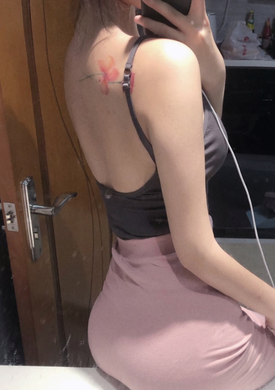 灵语美女头像