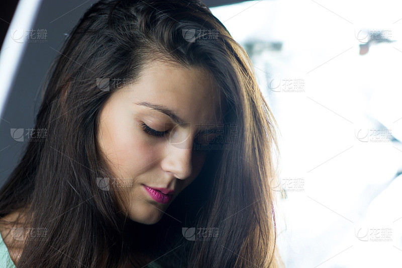 年度头像氛围网感照片合集朱林悠来自小红书网页版_美女照片手机挡脸头像
