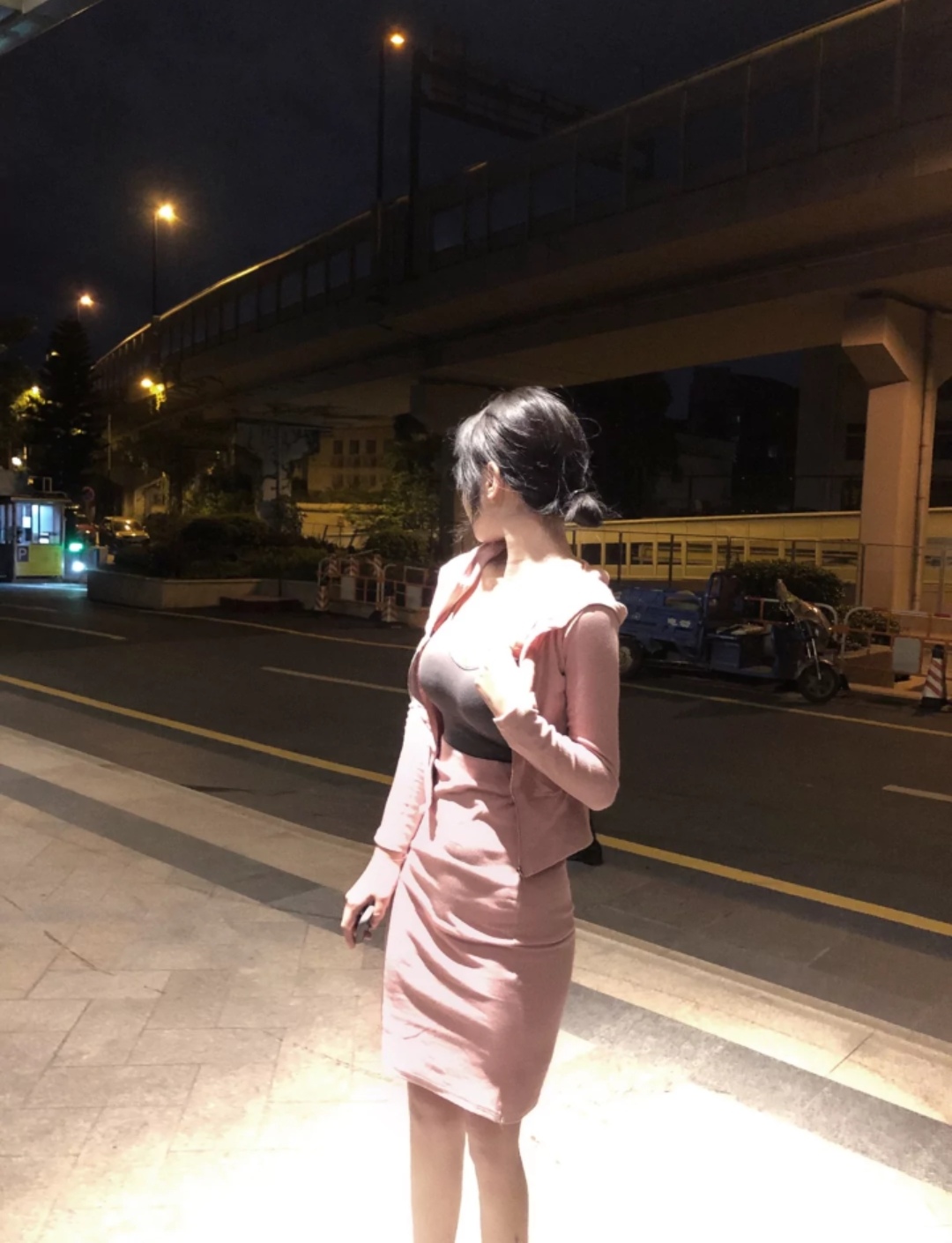 《第100个新娘》美女壁纸手机壁纸图片身材养眼