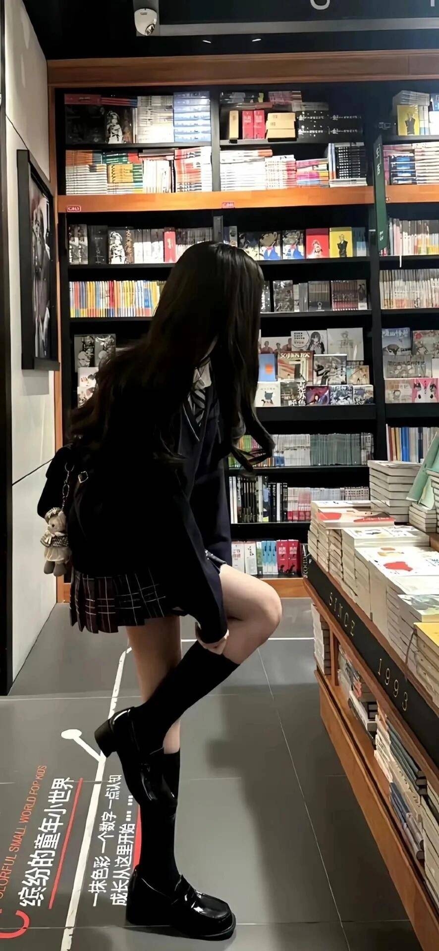 亚洲国产一二三免费在线观看美女图片微信头像侧面