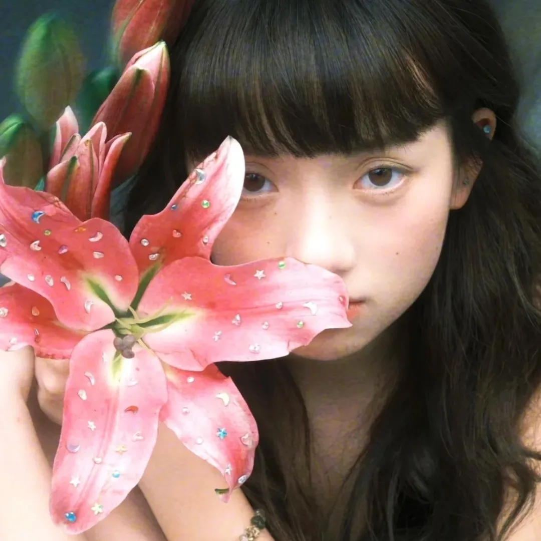 女孩头像真人照片转手绘微信头像_美女头像