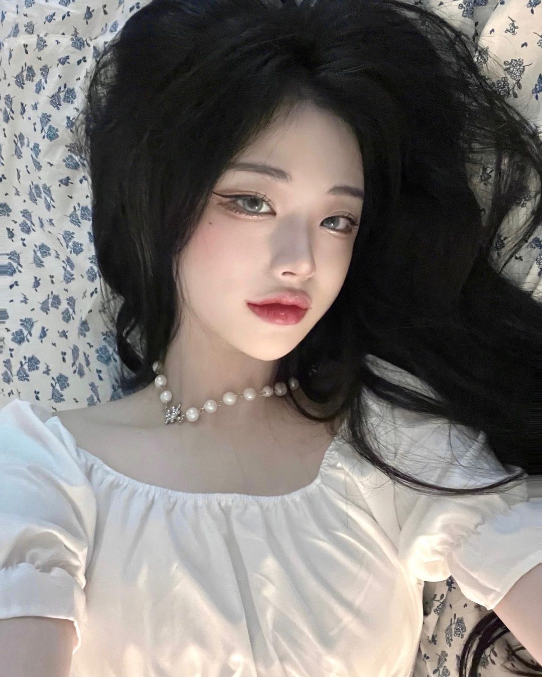 氛围感满满的女生头像头像无水印_美女头像真人背影